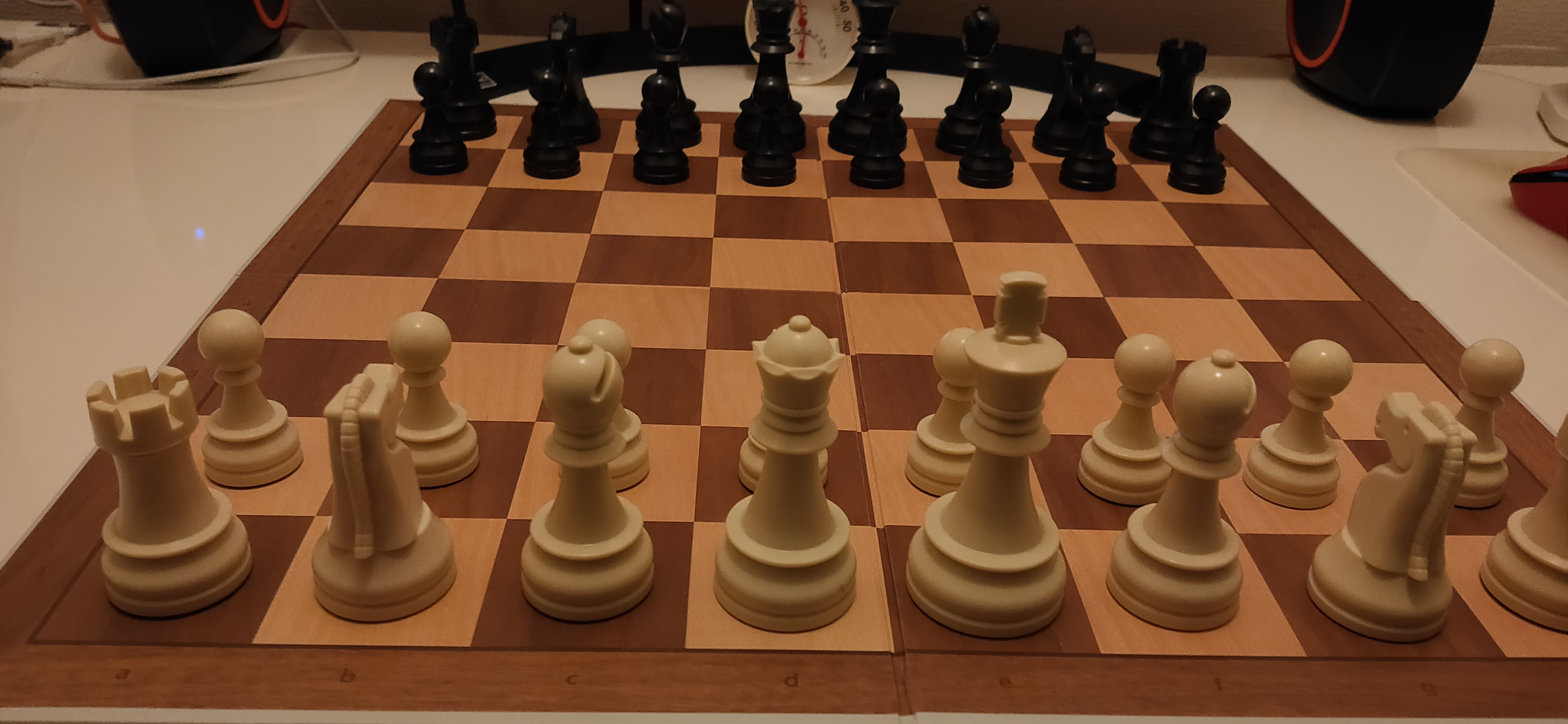 ☆チェスとチェステーブルのセット ボードヘニッヒ ドールハウス